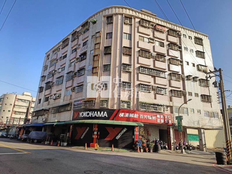 中鋼華廈三房+平車房屋室內格局與周邊環境