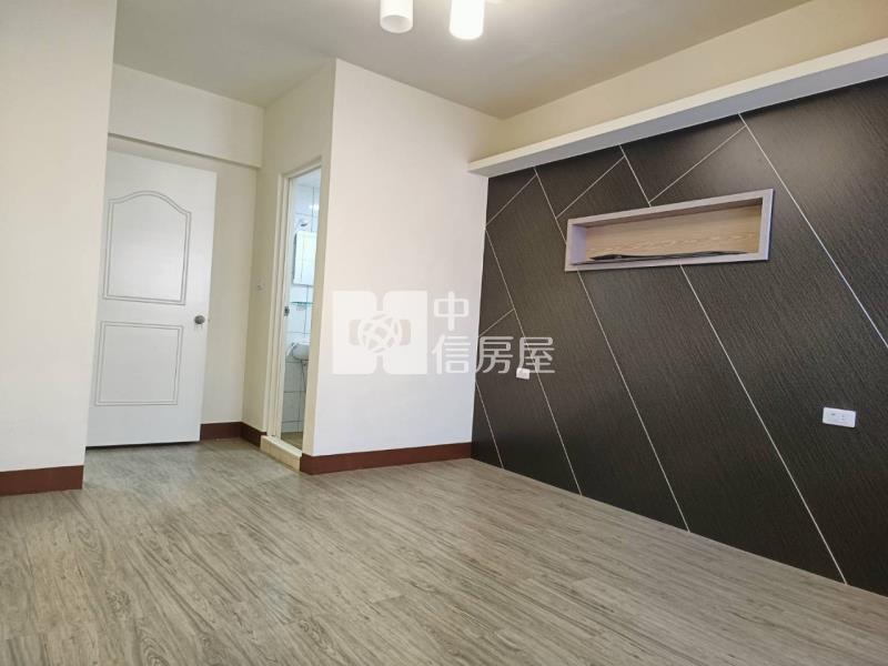中鋼華廈三房+平車房屋室內格局與周邊環境