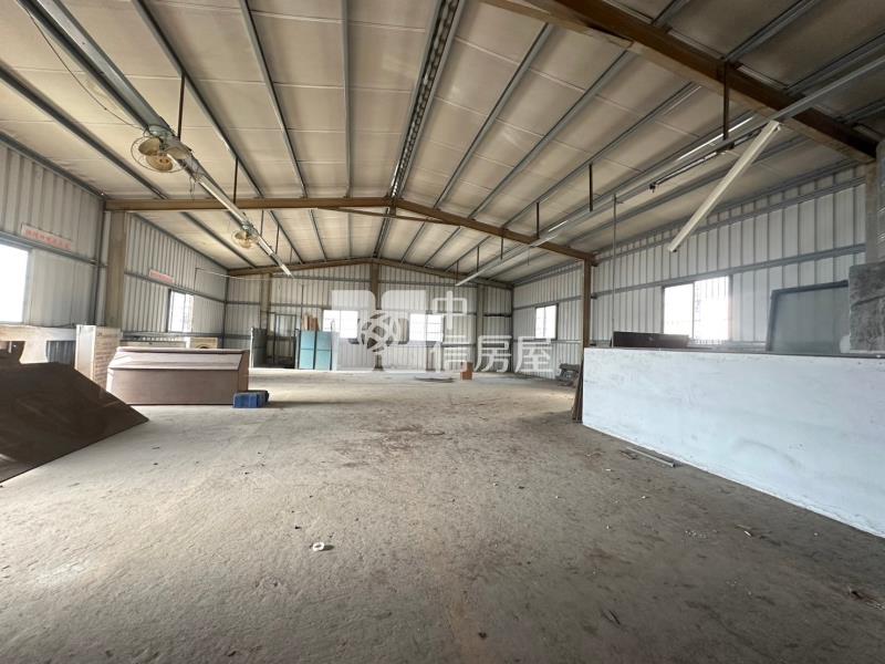 溪南路旁方正建地房屋室內格局與周邊環境