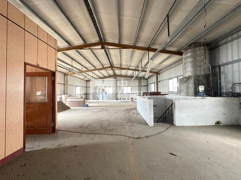 溪南路旁方正建地房屋室內格局與周邊環境