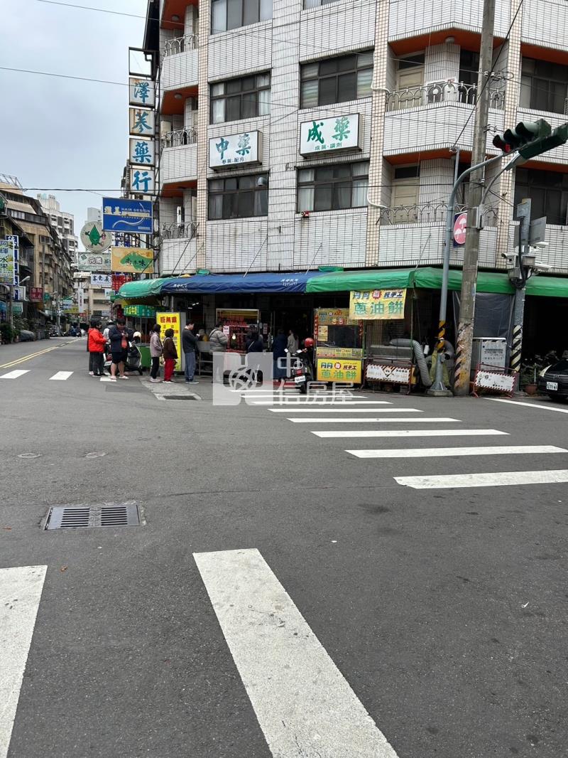 西區電梯大空間房屋室內格局與周邊環境