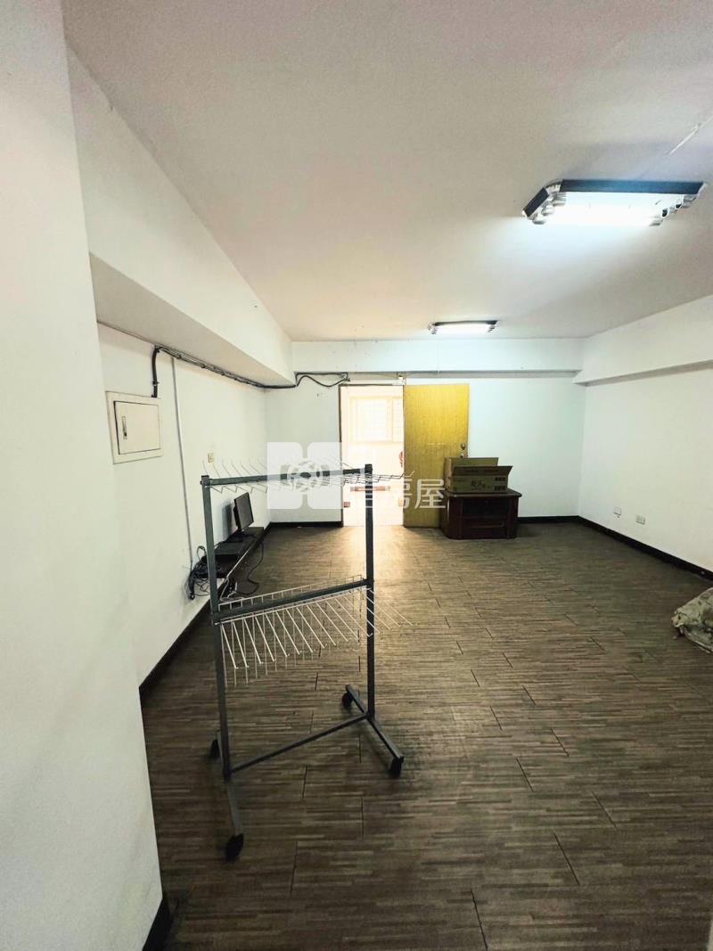 近逢甲商圈黃金樓店房屋室內格局與周邊環境