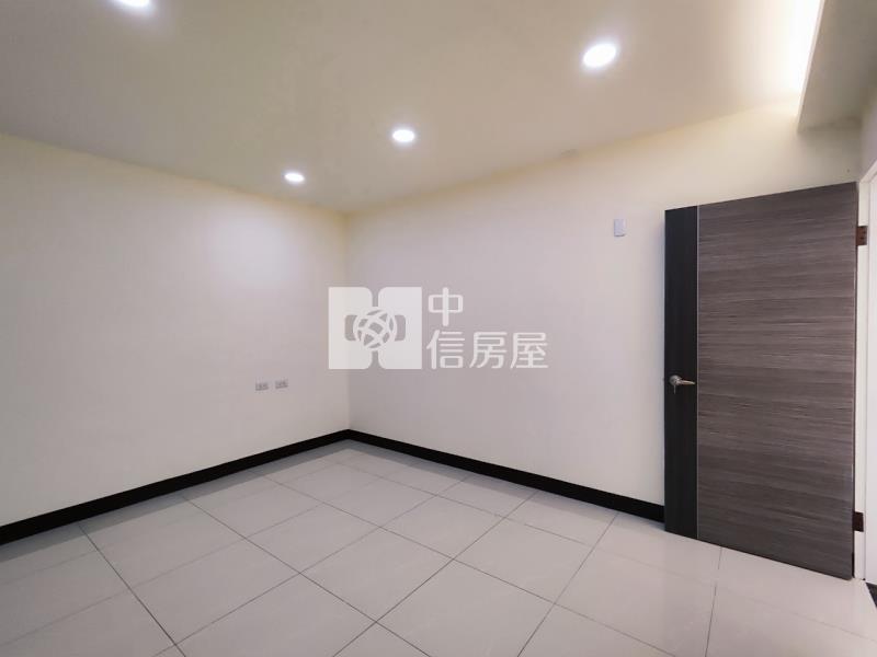 平鎮-霄裡大池落羽松林湖景翻新一樓店住房屋室內格局與周邊環境