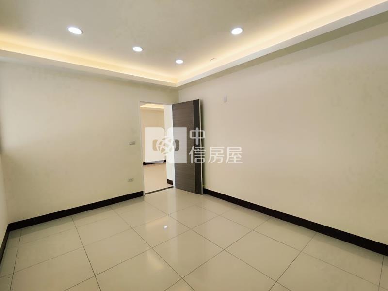 平鎮-霄裡大池落羽松林湖景翻新一樓店住房屋室內格局與周邊環境
