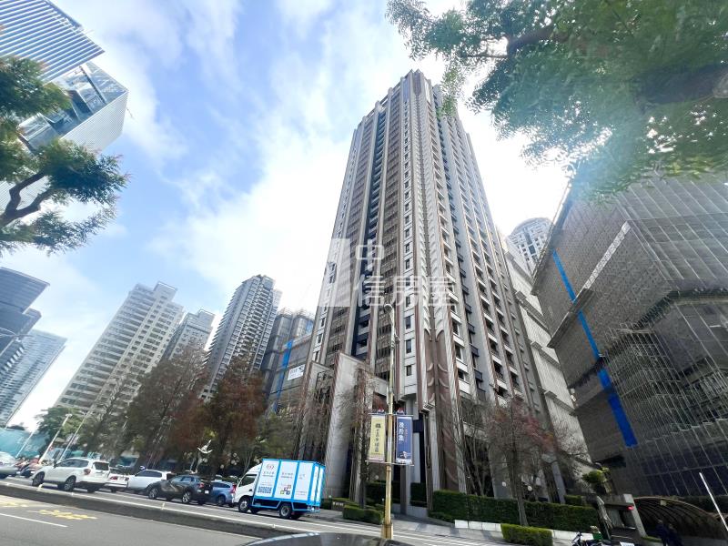 七期國家一號院大四房雙平車房屋室內格局與周邊環境