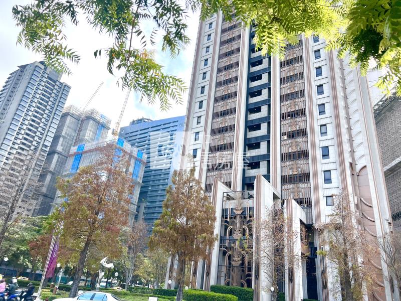 七期國家一號院大四房雙平車房屋室內格局與周邊環境