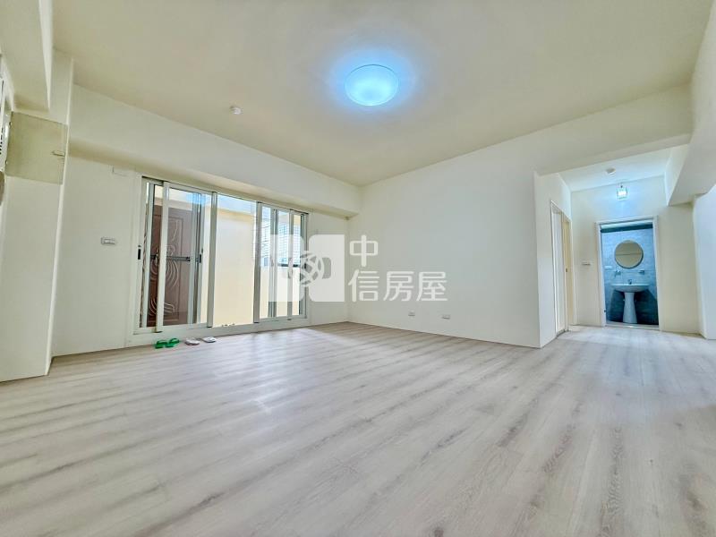 正五期棒球場｜入門玄關明亮通透使用33坪大四房捷運宅房屋室內格局與周邊環境