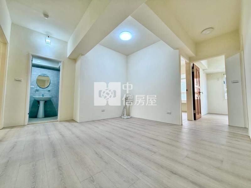 正五期棒球場｜入門玄關明亮通透使用33坪大四房捷運宅房屋室內格局與周邊環境