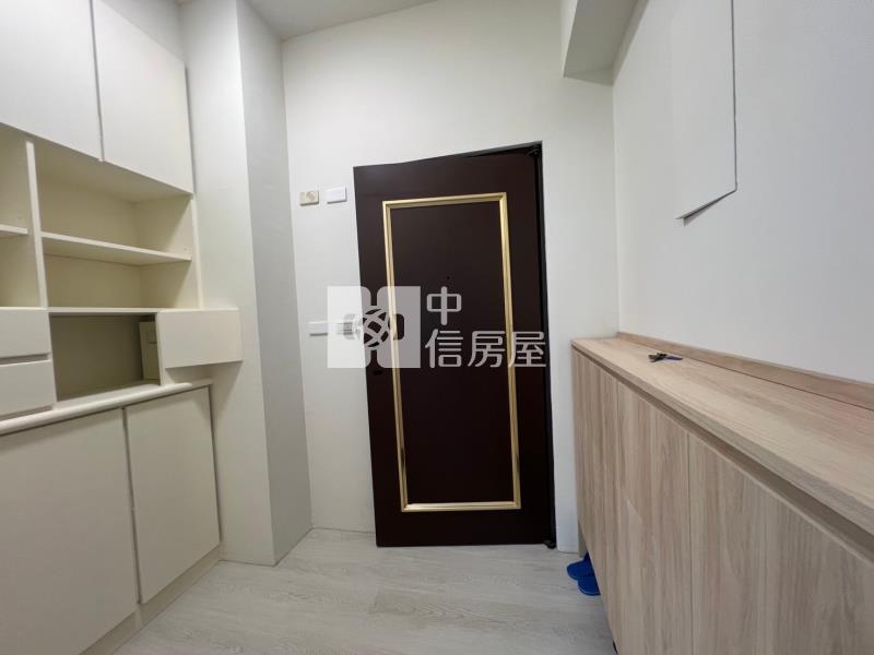 凌霄樓休旅車位大四房房屋室內格局與周邊環境