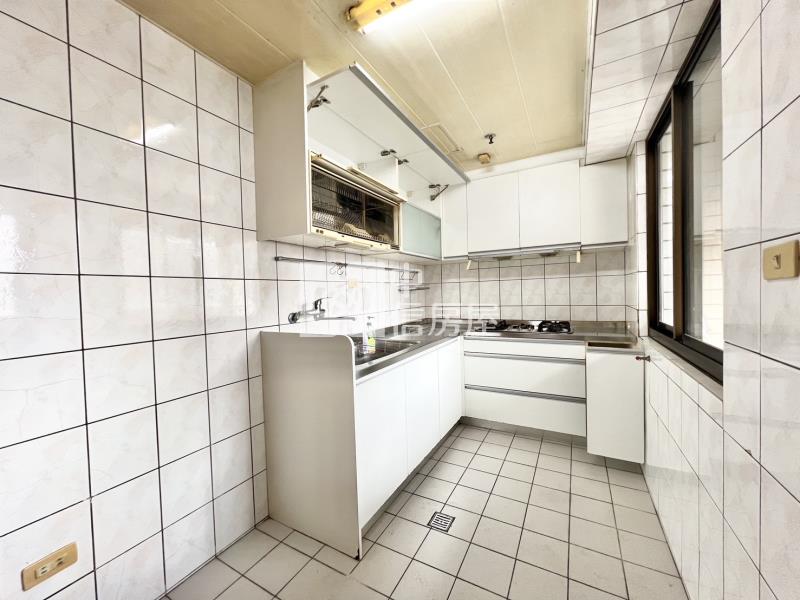 嶺東春揚大第採光四房房屋室內格局與周邊環境