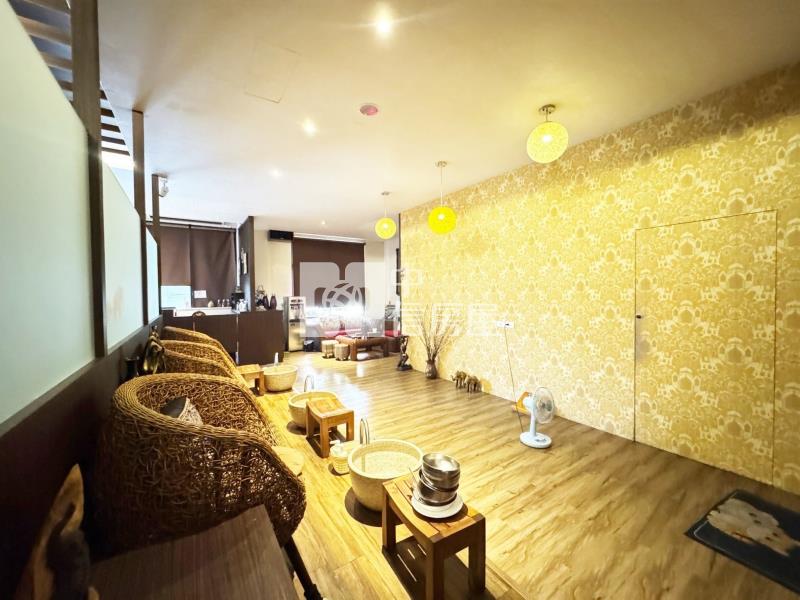 東區旱溪臨路賺錢店面房屋室內格局與周邊環境
