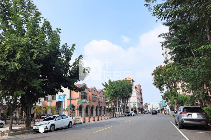 近旗山老街無尾巷需整修透天房屋室內格局與周邊環境