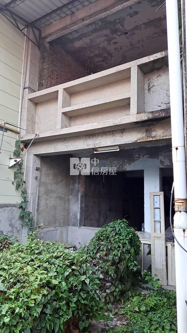 近旗山老街無尾巷需整修透天房屋室內格局與周邊環境