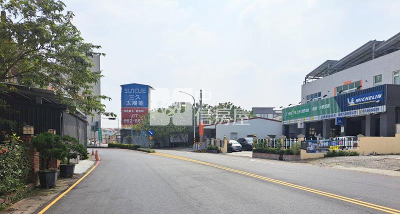 近旗山老街無尾巷需整修透天房屋室內格局與周邊環境