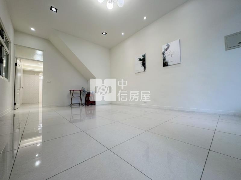 近美術館臨路美透天房屋室內格局與周邊環境