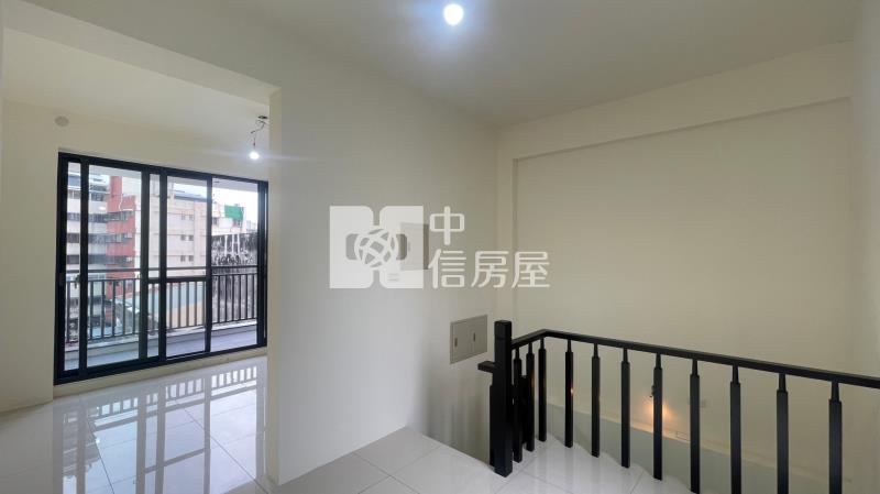 中國醫朝南全新透天房屋室內格局與周邊環境