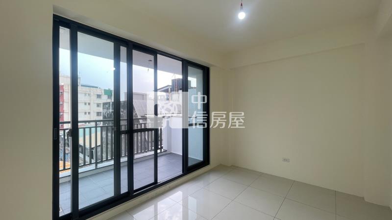 中國醫朝南全新透天房屋室內格局與周邊環境