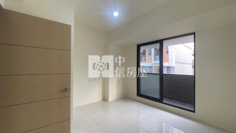 中國醫朝南全新透天房屋室內格局與周邊環境