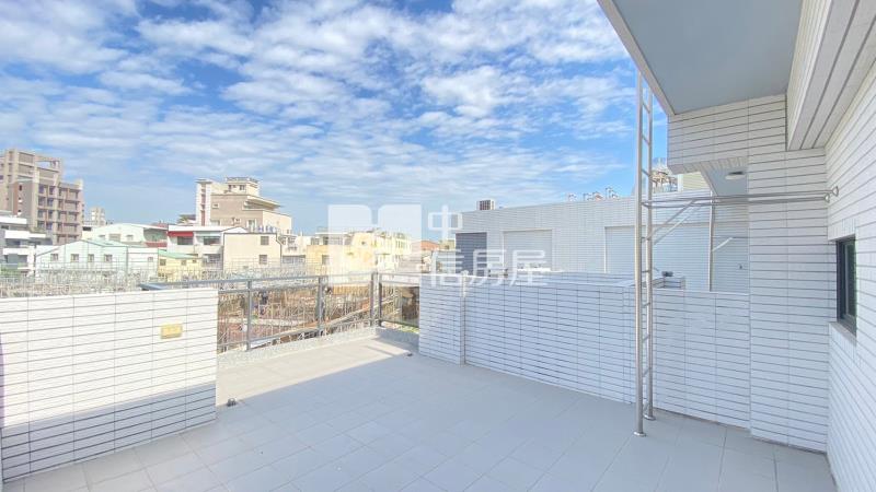 高鐵特區邊間大地坪別墅房屋室內格局與周邊環境