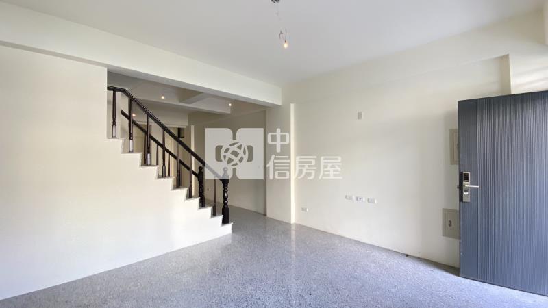 高鐵特區全新別墅房屋室內格局與周邊環境