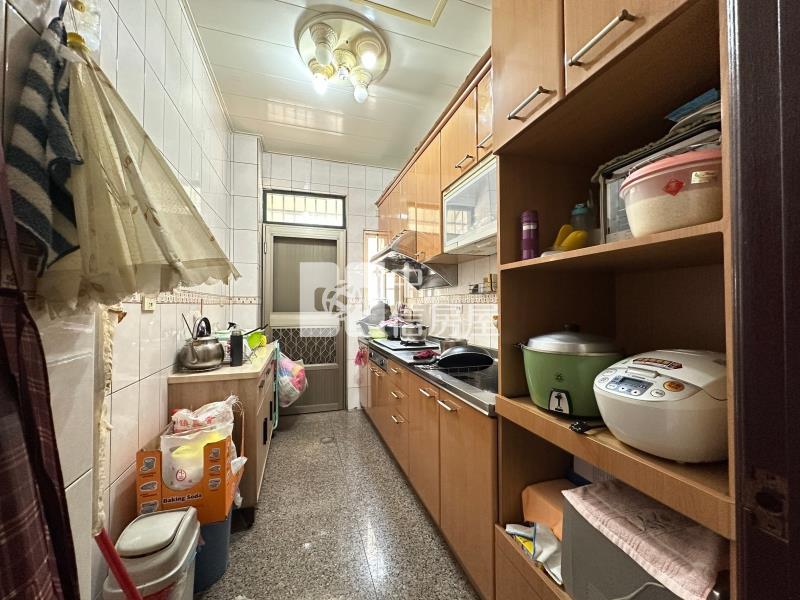 崇倫國中旁大面寬震後孝親透天房屋室內格局與周邊環境
