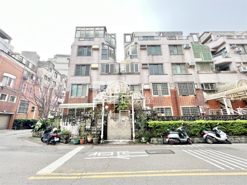 中科東海樓中樓四房平車房屋室內格局與周邊環境