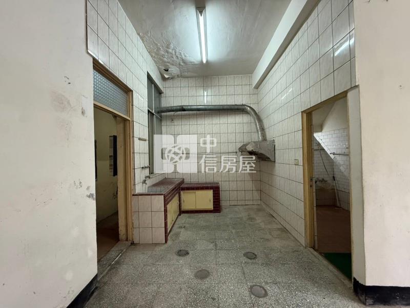 COSTCO旁便宜透天房屋室內格局與周邊環境