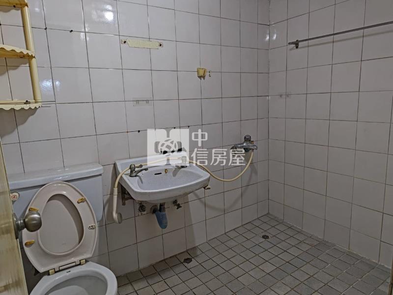 副都心庭院四房車墅房屋室內格局與周邊環境