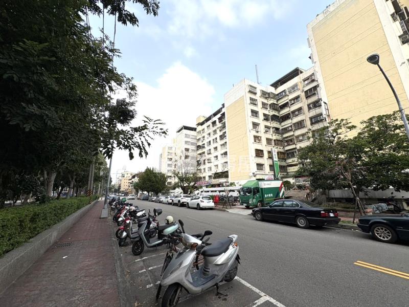 健康公園美三房房屋室內格局與周邊環境