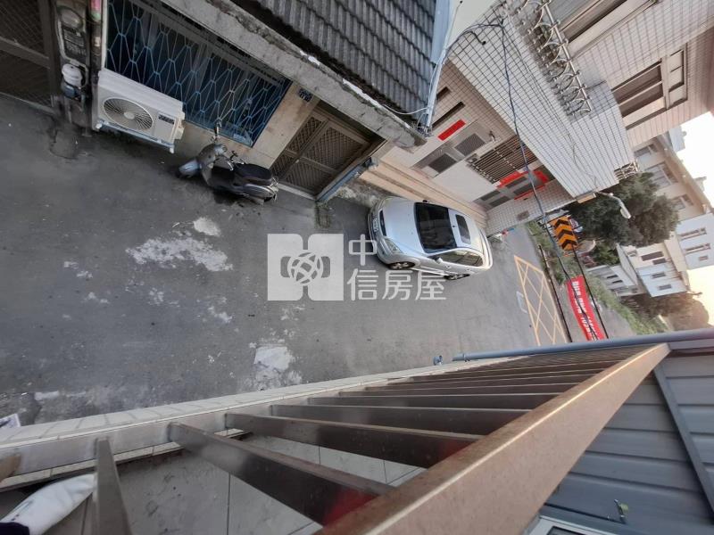 彰化市家樂福免整理增建2樓透天房屋室內格局與周邊環境