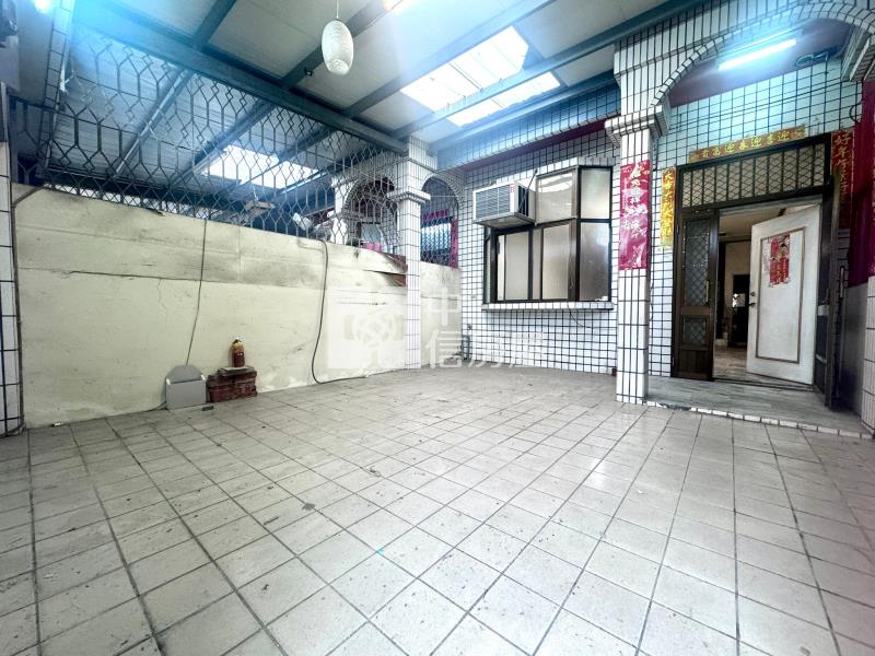 斗六縣政府旁車庫別墅房屋室內格局與周邊環境