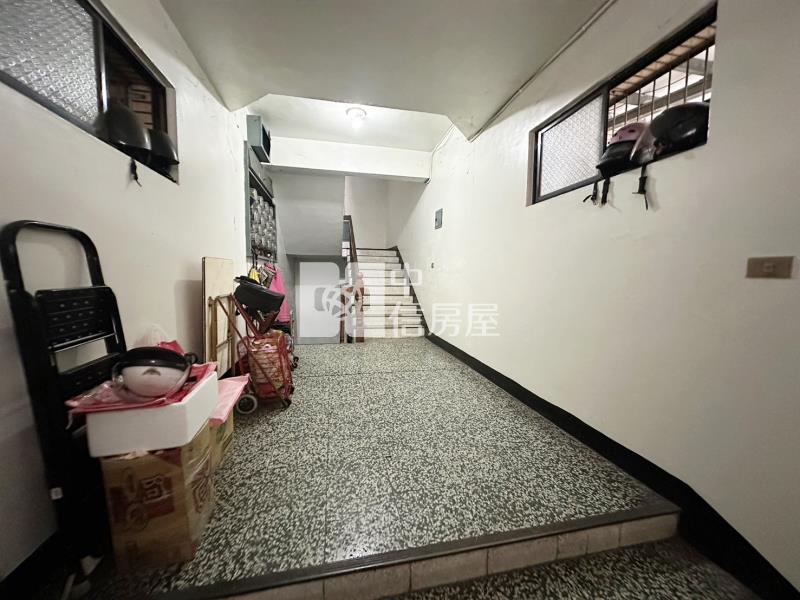 中壢夜市公寓5+6樓大露臺房屋室內格局與周邊環境