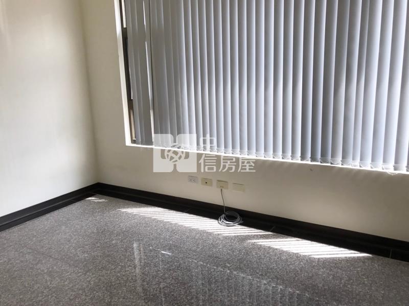 專任-青埔市二期次店面房屋室內格局與周邊環境