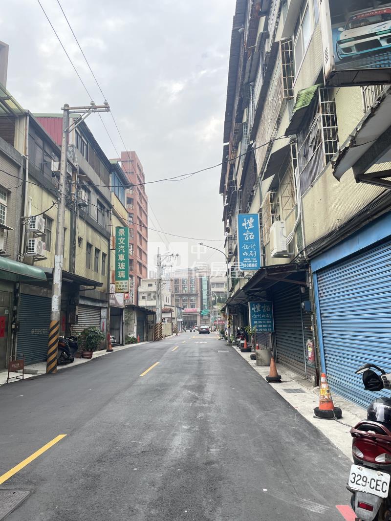 《晶顥團隊》近市府大面寬超值店住房屋室內格局與周邊環境
