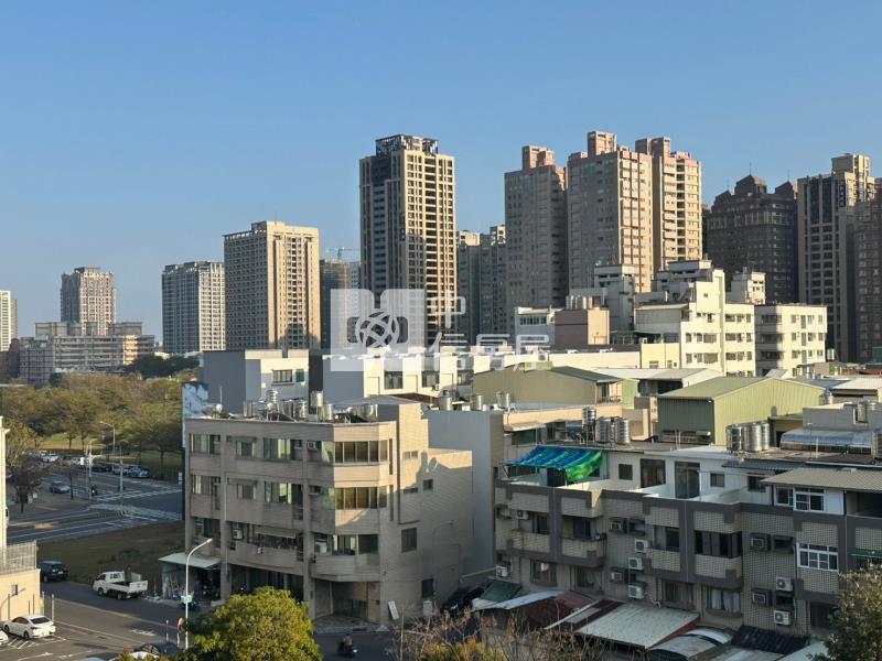 唐邦大樓精緻美三房房屋室內格局與周邊環境