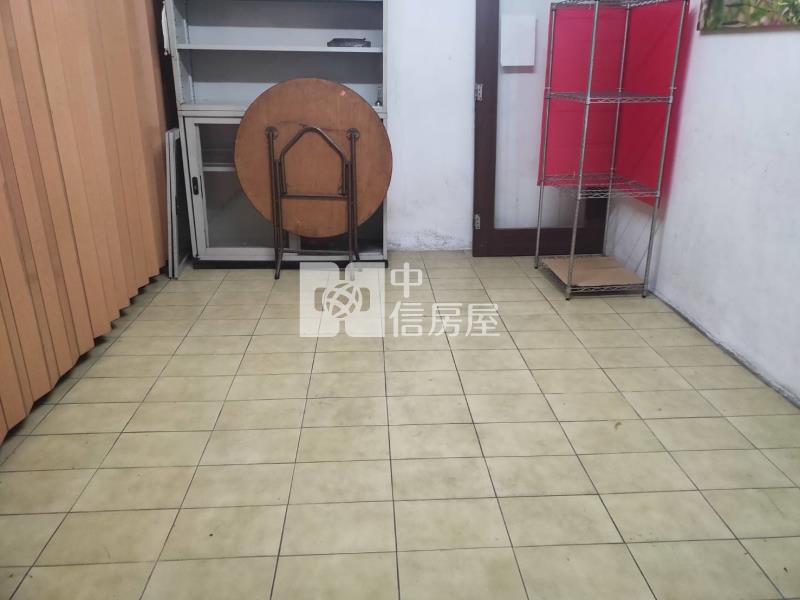 鳳山青年路精華店面房屋室內格局與周邊環境