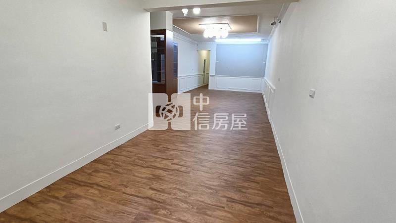 鳳山青年路精華店面房屋室內格局與周邊環境