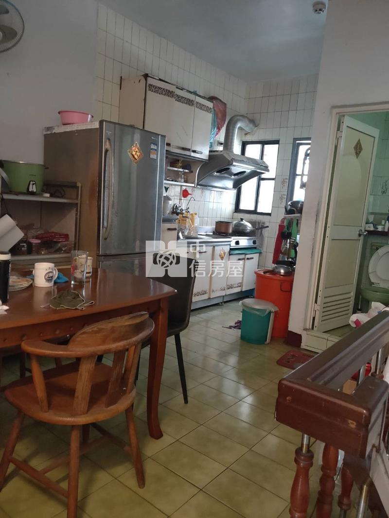 鳳山青年路精華店面房屋室內格局與周邊環境