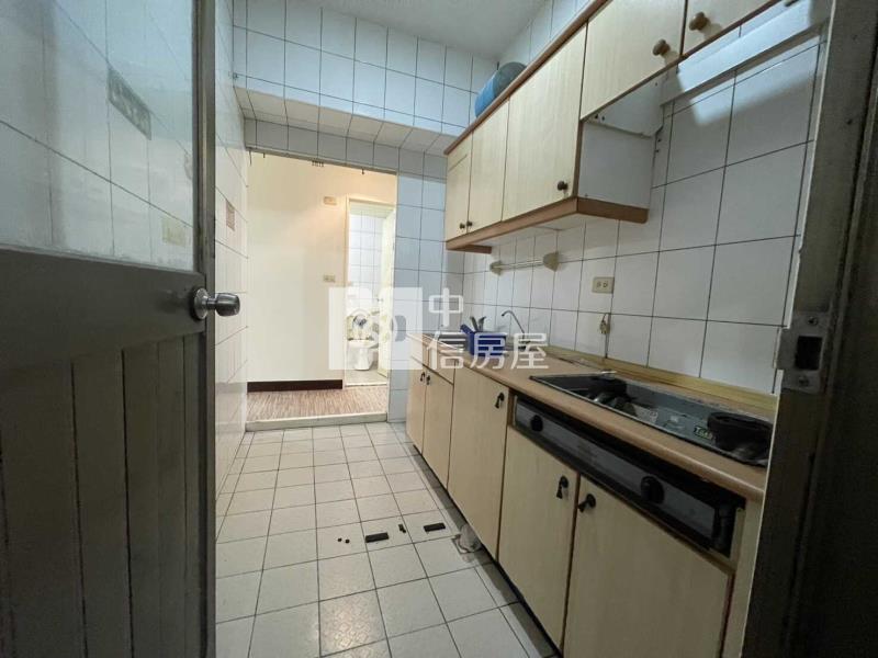 楊梅愛買交流道電梯3房車房屋室內格局與周邊環境