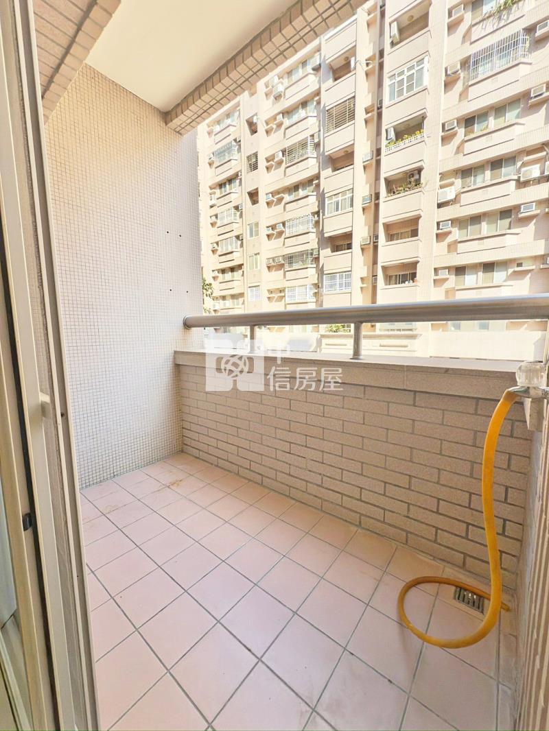 中央公園大四房附平車房屋室內格局與周邊環境