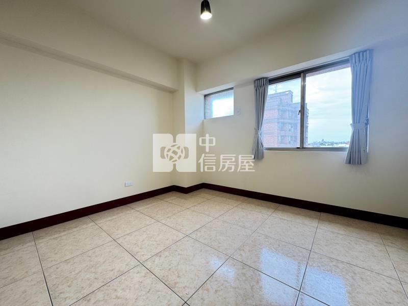 屏基商圈車位美廈房屋室內格局與周邊環境