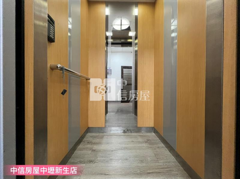 桃園火車站旁黃金電梯透店房屋室內格局與周邊環境