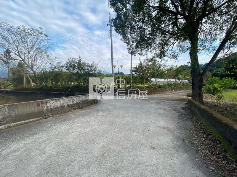 南投中寮鄉愛鄉段農牧用地房屋室內格局與周邊環境