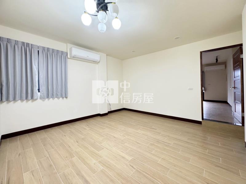 近體育園區.龍岡國小收租透店房屋室內格局與周邊環境