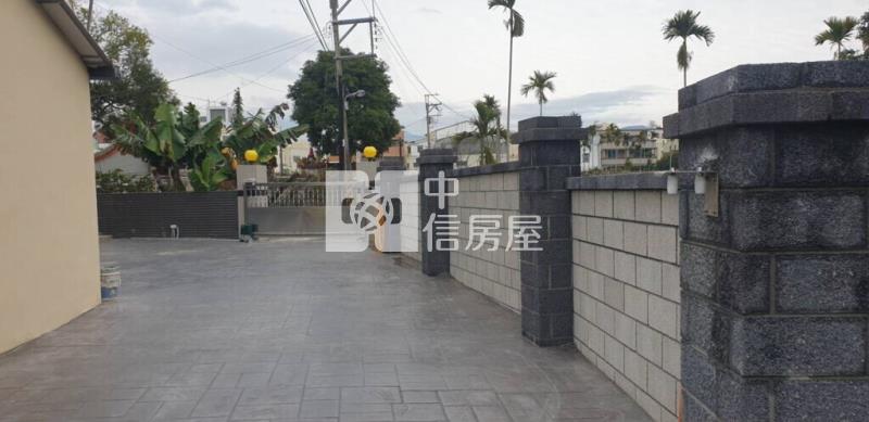 新社熱鬧老街旁景觀農舍莊園房屋室內格局與周邊環境