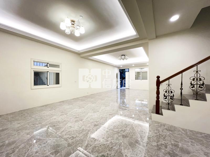 新社熱鬧老街旁景觀農舍莊園房屋室內格局與周邊環境