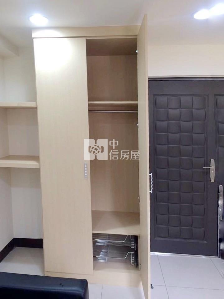 近高鐵SOGO收租有電梯有陽台廚房雙套房房屋室內格局與周邊環境