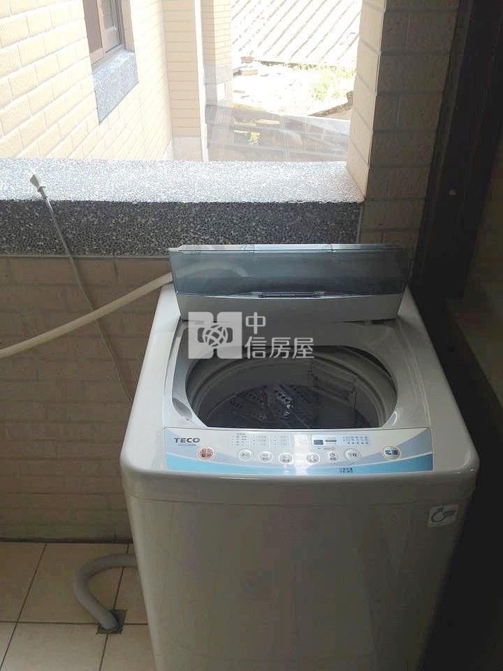 近高鐵SOGO收租有電梯有陽台廚房雙套房房屋室內格局與周邊環境