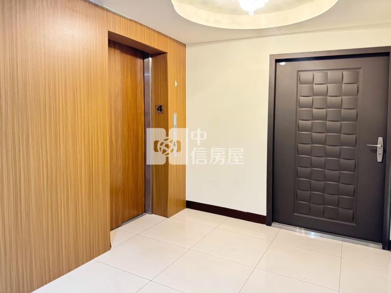 近高鐵SOGO收租有電梯有陽台廚房雙套房房屋室內格局與周邊環境