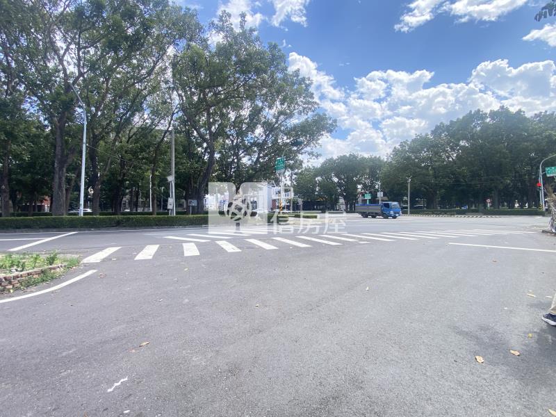 世賢路優質建地房屋室內格局與周邊環境